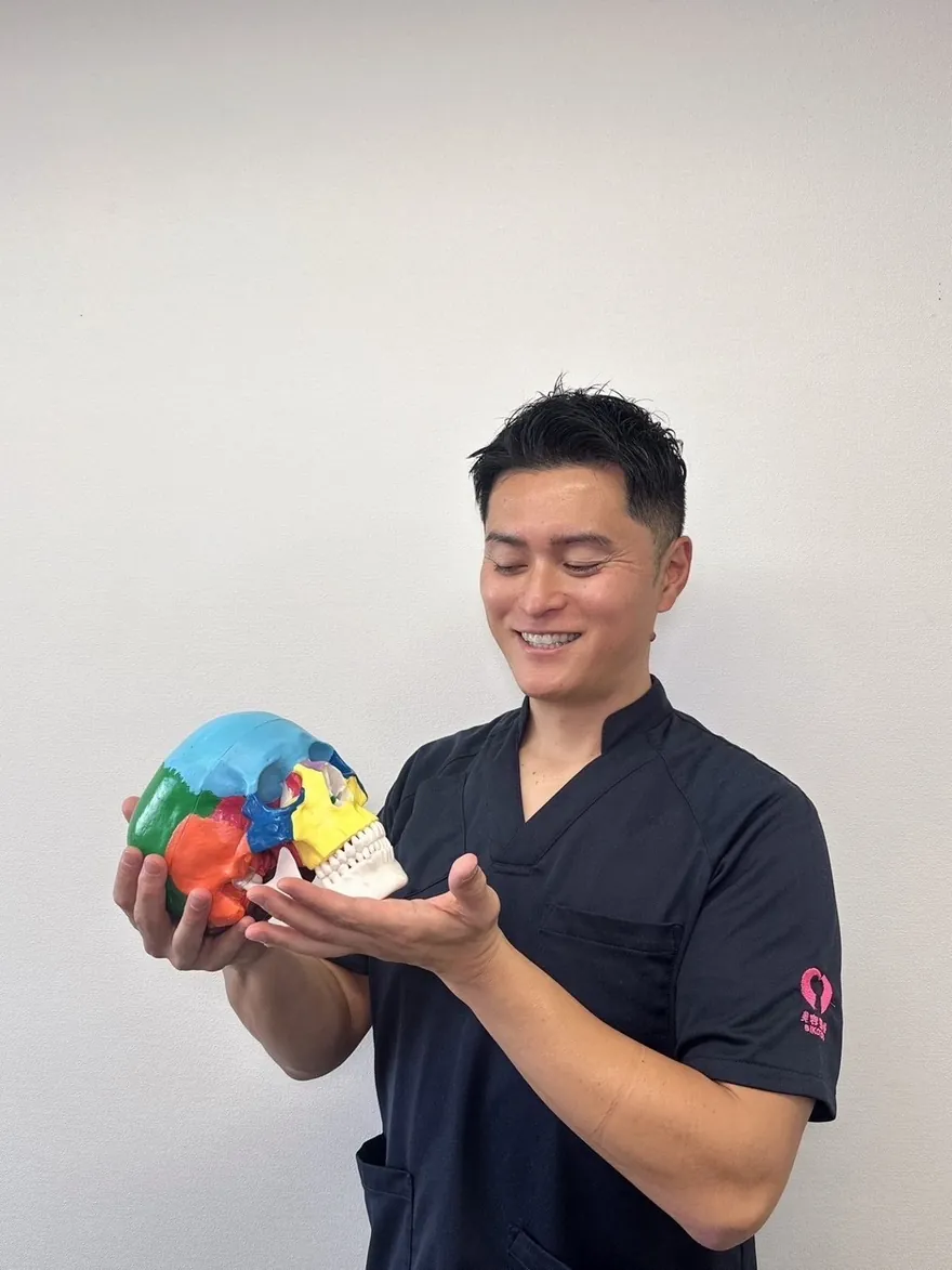 骨格模型と小顔神HIRO先生