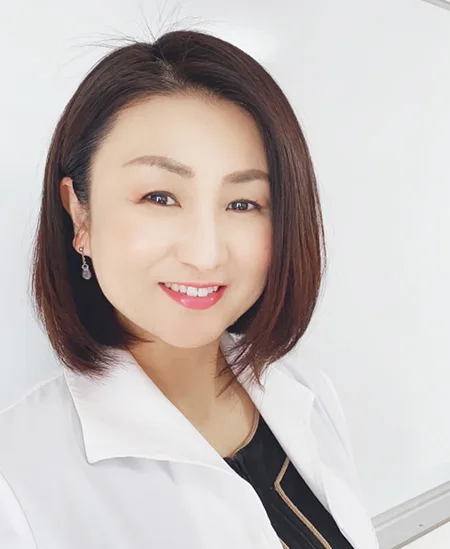 野村美惠さんの公式インタビュー写真